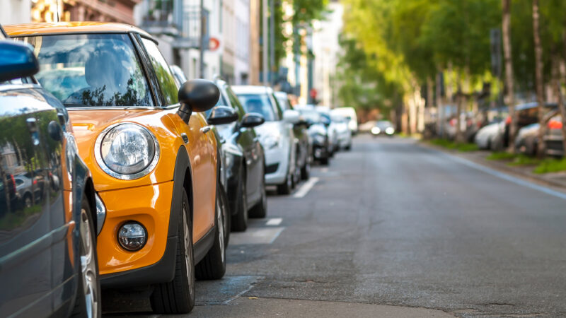 Space-Based vs. License Plate-Based Parking: How Cities Decide What Works